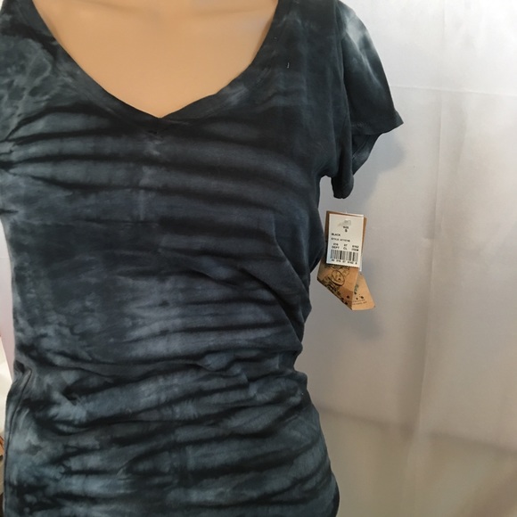 New T tie dyed🙄 - Picture 1 of 8